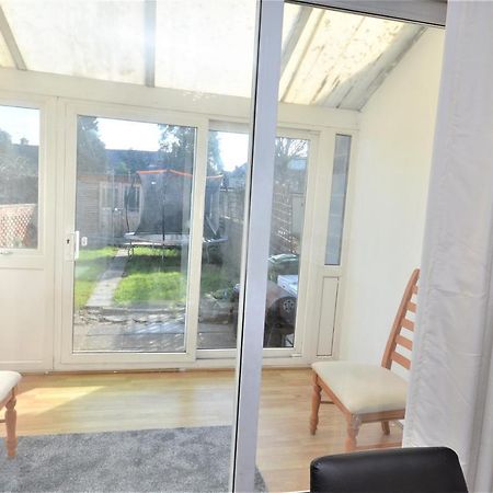 London Deluxe 3 Bedroom House With Parking Space 达格纳姆 外观 照片